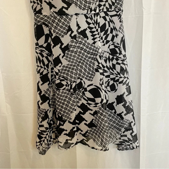 I LE Women’s Black White Patterned Sleeveless Fit Flare Dress Size 8 - Picture 8 of 12